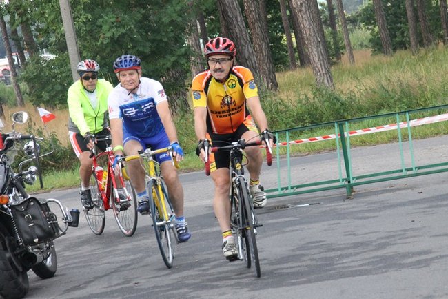 Pokonają 200 km rowerem - zdjęcia