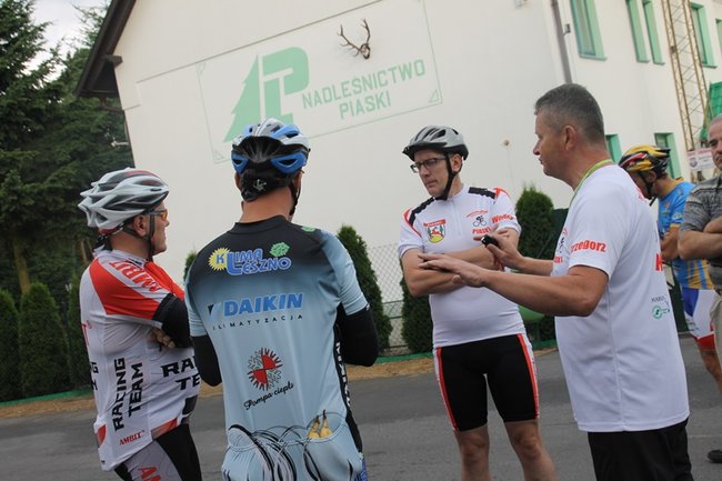 Pokonają 200 km rowerem - zdjęcia