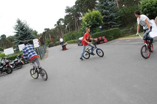 Setki rowerzystów na trasie