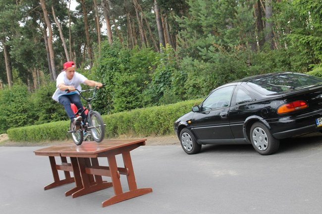 Setki rowerzystów na trasie