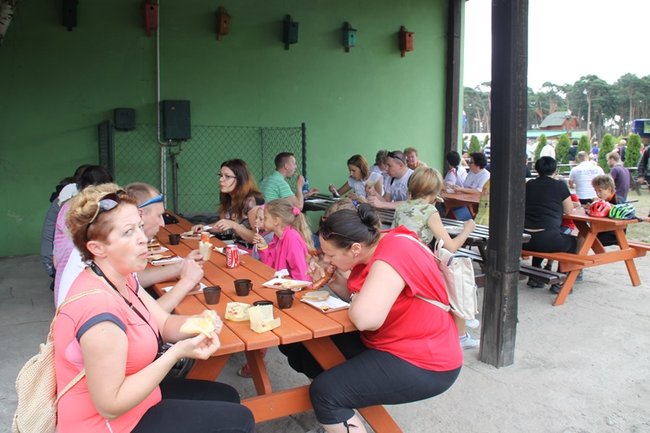 Setki rowerzystów na trasie