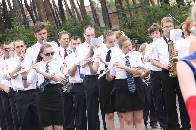 Setki rowerzystów na trasie