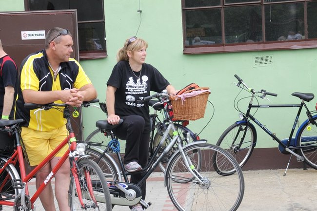 Setki rowerzystów na trasie