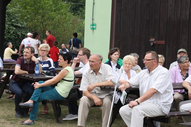 Setki rowerzystów na trasie