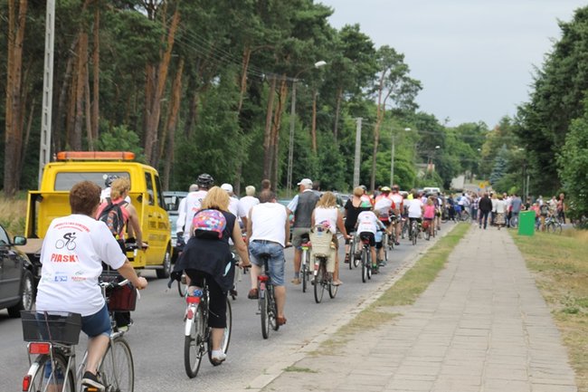 Setki rowerzystów na trasie