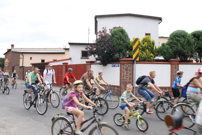 Setki rowerzystów na trasie