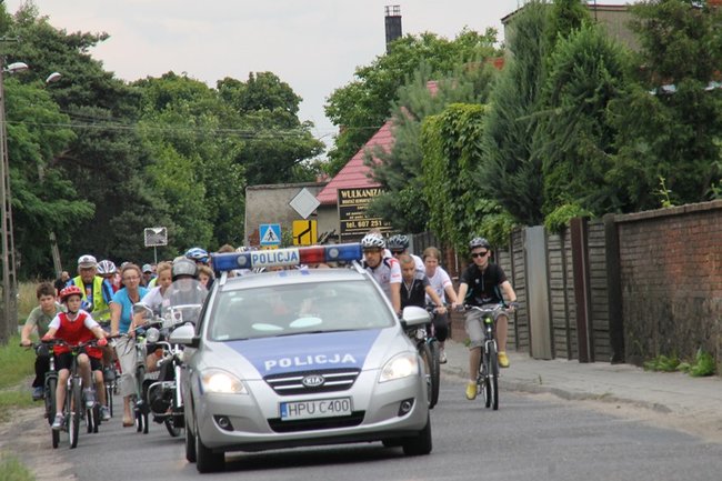 Setki rowerzystów na trasie