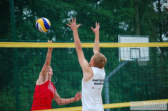 Siatkarskie emocje na plaży - zdjęcia