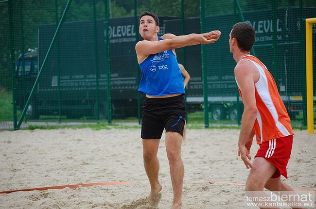 Siatkarskie emocje na plaży - zdjęcia