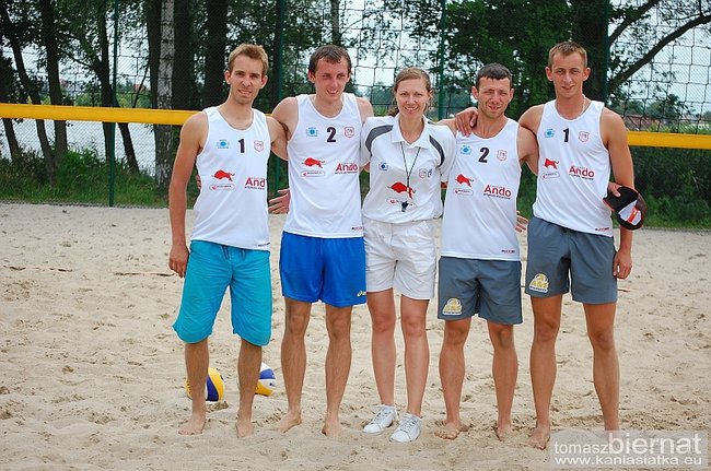 Siatkarskie emocje na plaży - zdjęcia