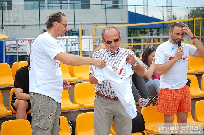 Siatkarskie emocje na plaży - zdjęcia