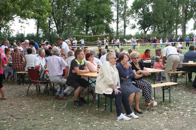 Tłumy na zawodach  - zdjęcia