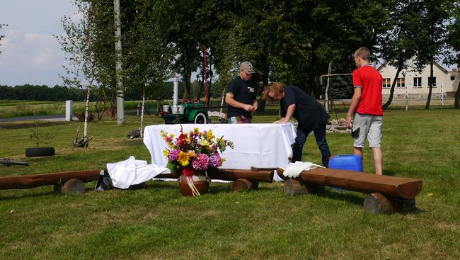 Dożynki z bukietami kwiatów - zdjęcia