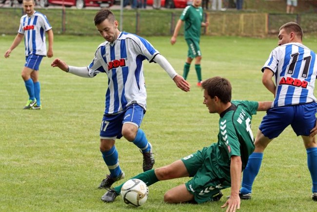 Wygrana okupiona kartkami - zdjęcia