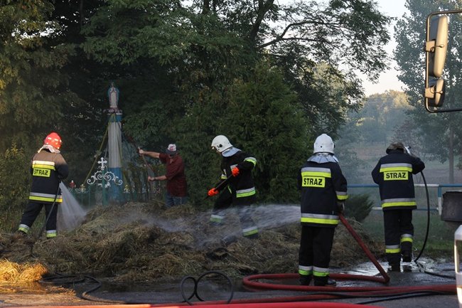 Tyle siana poszło z dymem - zdjęcia