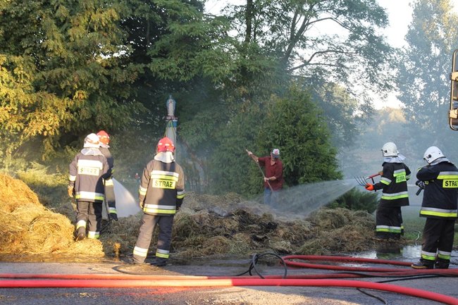 Tyle siana poszło z dymem - zdjęcia