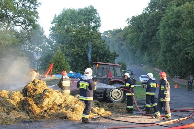Tyle siana poszło z dymem - zdjęcia