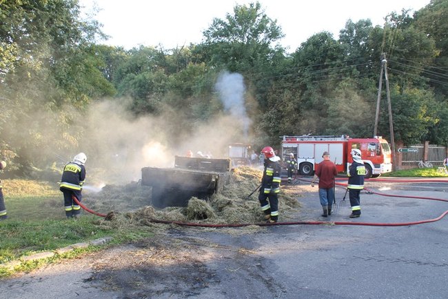 Tyle siana poszło z dymem - zdjęcia