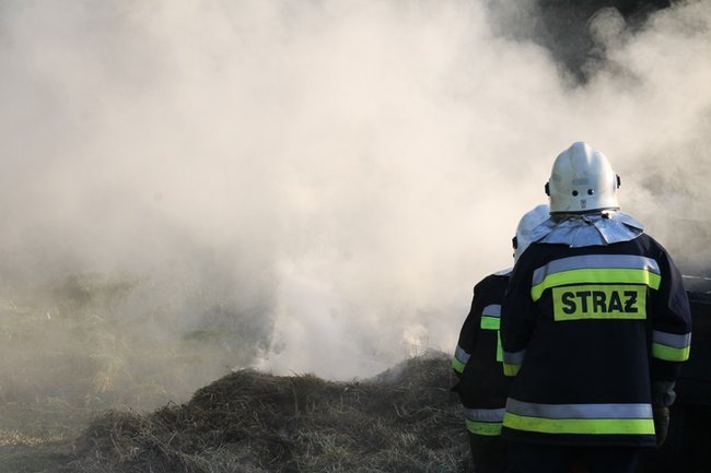 Tyle siana poszło z dymem - zdjęcia