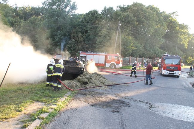 Tyle siana poszło z dymem - zdjęcia