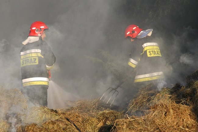 Tyle siana poszło z dymem - zdjęcia