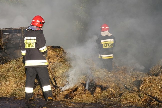 Tyle siana poszło z dymem - zdjęcia
