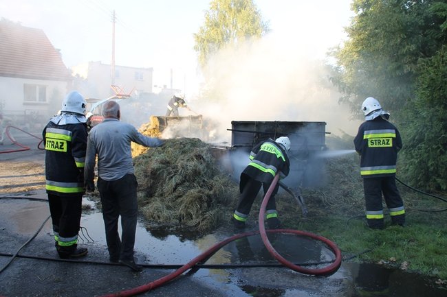 Tyle siana poszło z dymem - zdjęcia