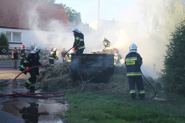 Tyle siana poszło z dymem - zdjęcia