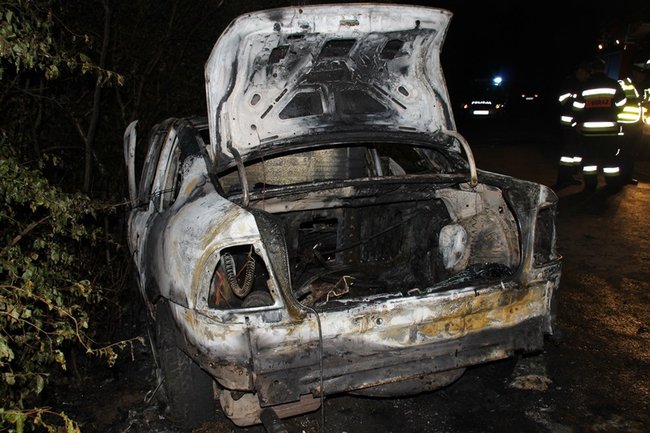 Uratowany z płonącego auta - zdjęcia