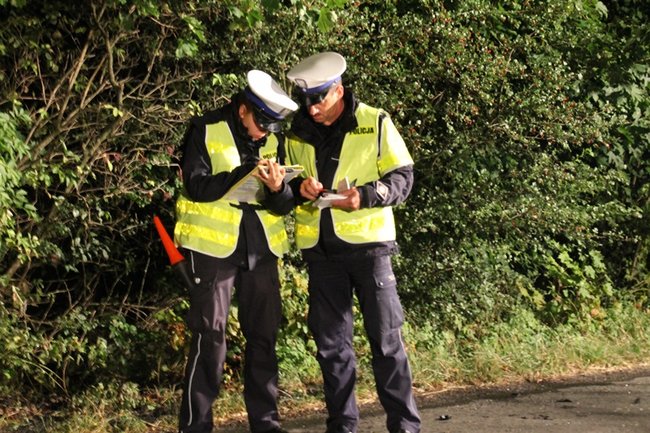 Uratowany z płonącego auta - zdjęcia