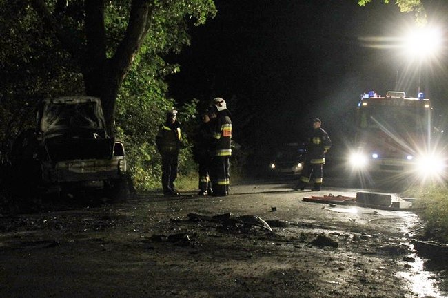 Uratowany z płonącego auta - zdjęcia