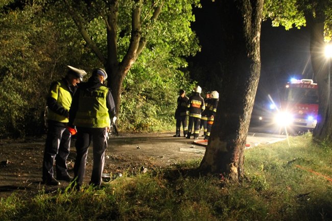 Uratowany z płonącego auta - zdjęcia