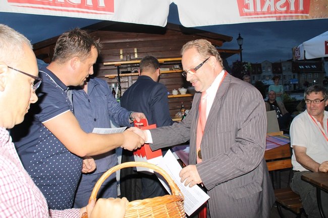 Zwyciężyli jedenastoma szajbkami - zdjęcia