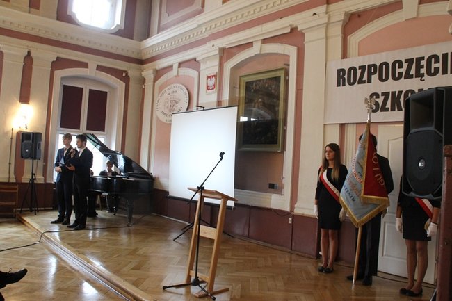 Nikt nie lubi lizusów - zdjęcia