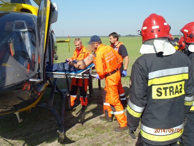 Do szpitala z gwoździem w sercu - zdjęcia