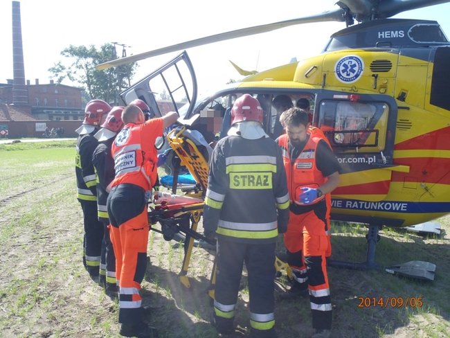 Do szpitala z gwoździem w sercu - zdjęcia