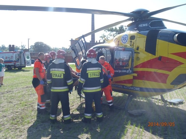 Do szpitala z gwoździem w sercu - zdjęcia