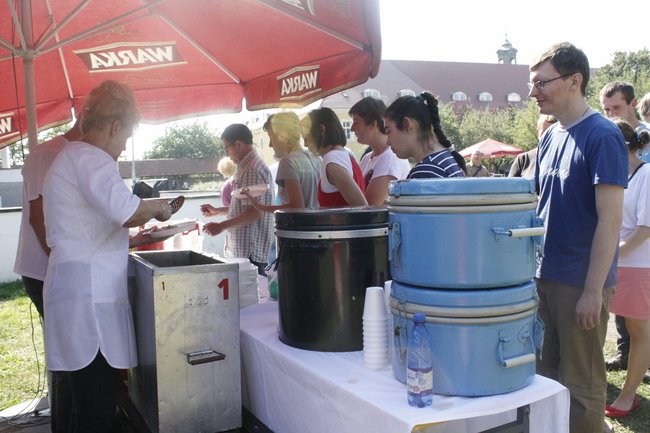 Impreza w klasztornych ogrodach - zdjęcia