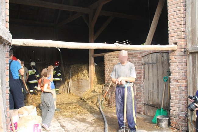Pożar w gospodarstwie - zdjęcia
