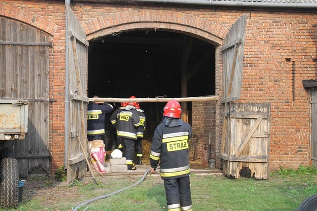 Pożar w gospodarstwie - zdjęcia