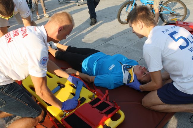 Zwyciężył mężczyzna w szpilkach - video