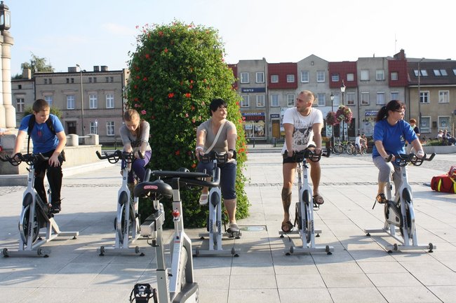 Zwyciężył mężczyzna w szpilkach - video