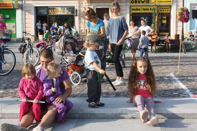 Zwyciężył mężczyzna w szpilkach - video