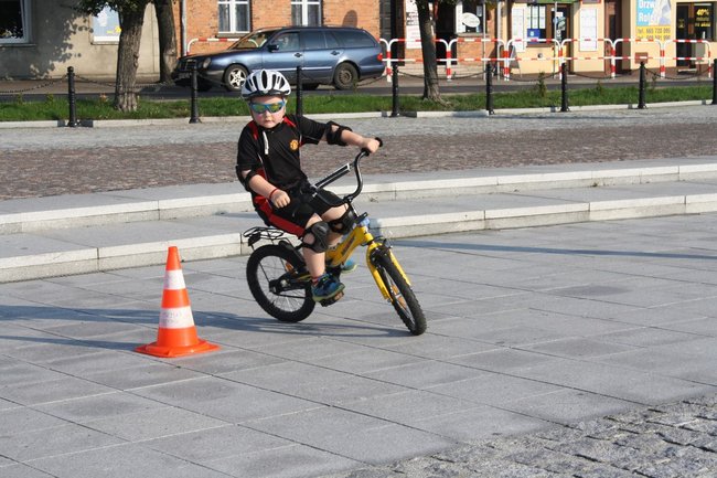 Zwyciężył mężczyzna w szpilkach - video