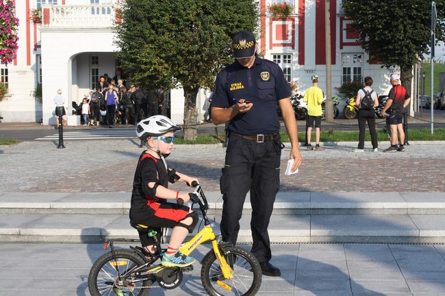 Zwyciężył mężczyzna w szpilkach - video