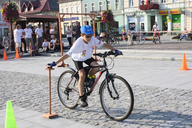 Zwyciężył mężczyzna w szpilkach - video