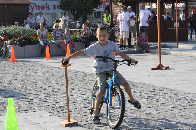 Zwyciężył mężczyzna w szpilkach - video