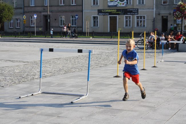 Zwyciężył mężczyzna w szpilkach - video