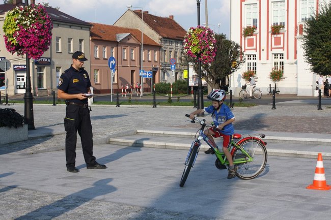 Zwyciężył mężczyzna w szpilkach - video