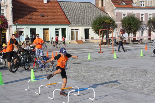 Zwyciężył mężczyzna w szpilkach - video